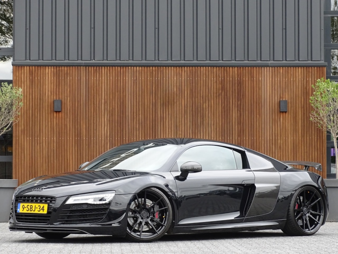 Audi R8 - 4.2 V8 FSI 421PK / Carbon / Liftsysteem / LED / B&O - AutoWereld.nl