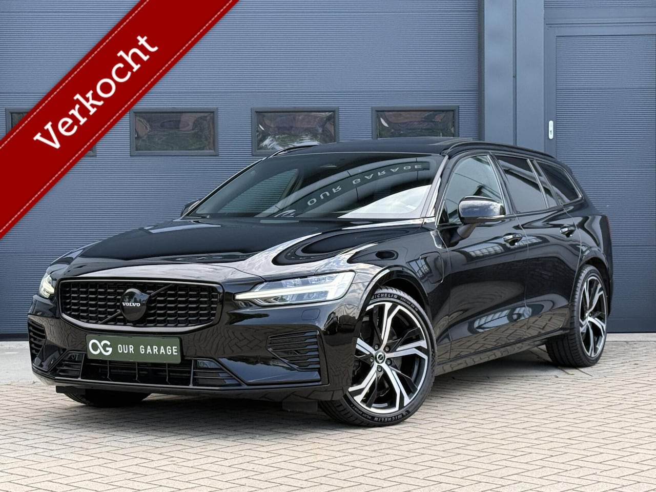 Volvo V60 - T8 Plug-in AWD Plus Dark|Long|Pano|H&K|19"|Camera - AutoWereld.nl