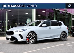 BMW 1-serie - 120 M Sport Automaat / Panoramadak / Sportstoelen / Comfort Access / Achteruitrijcamera /