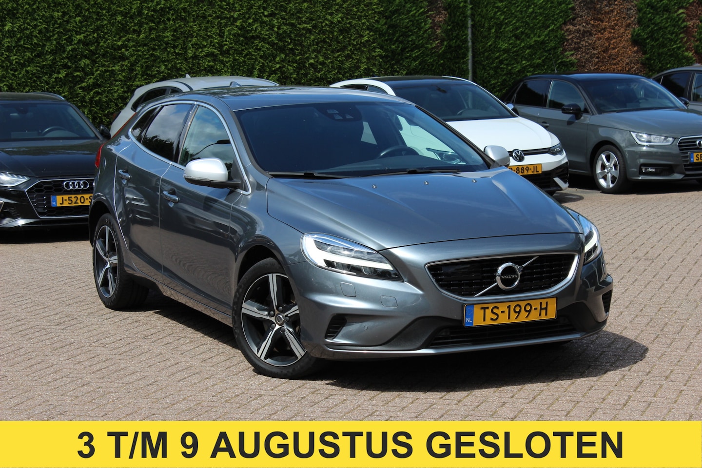 Volvo V40 - 2.0 D2 Inscription R-Design / Camera / Leder&Alcantara / Keyless / 17'' / Dodehoek / Getin - AutoWereld.nl