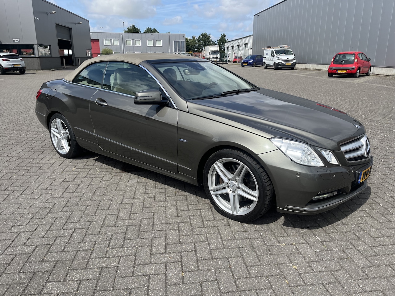 Mercedes-Benz E-klasse Cabrio - 300 CGI Elegance 118 dkm Zeer mooie cabrio - AutoWereld.nl