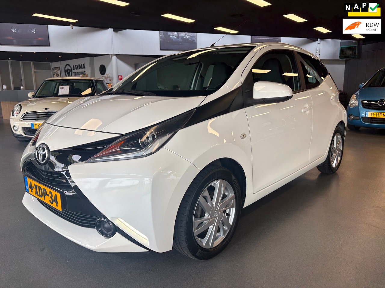 Toyota Aygo - 1.0 VVT-i x-play 1.0 VVT-i x-play - AutoWereld.nl