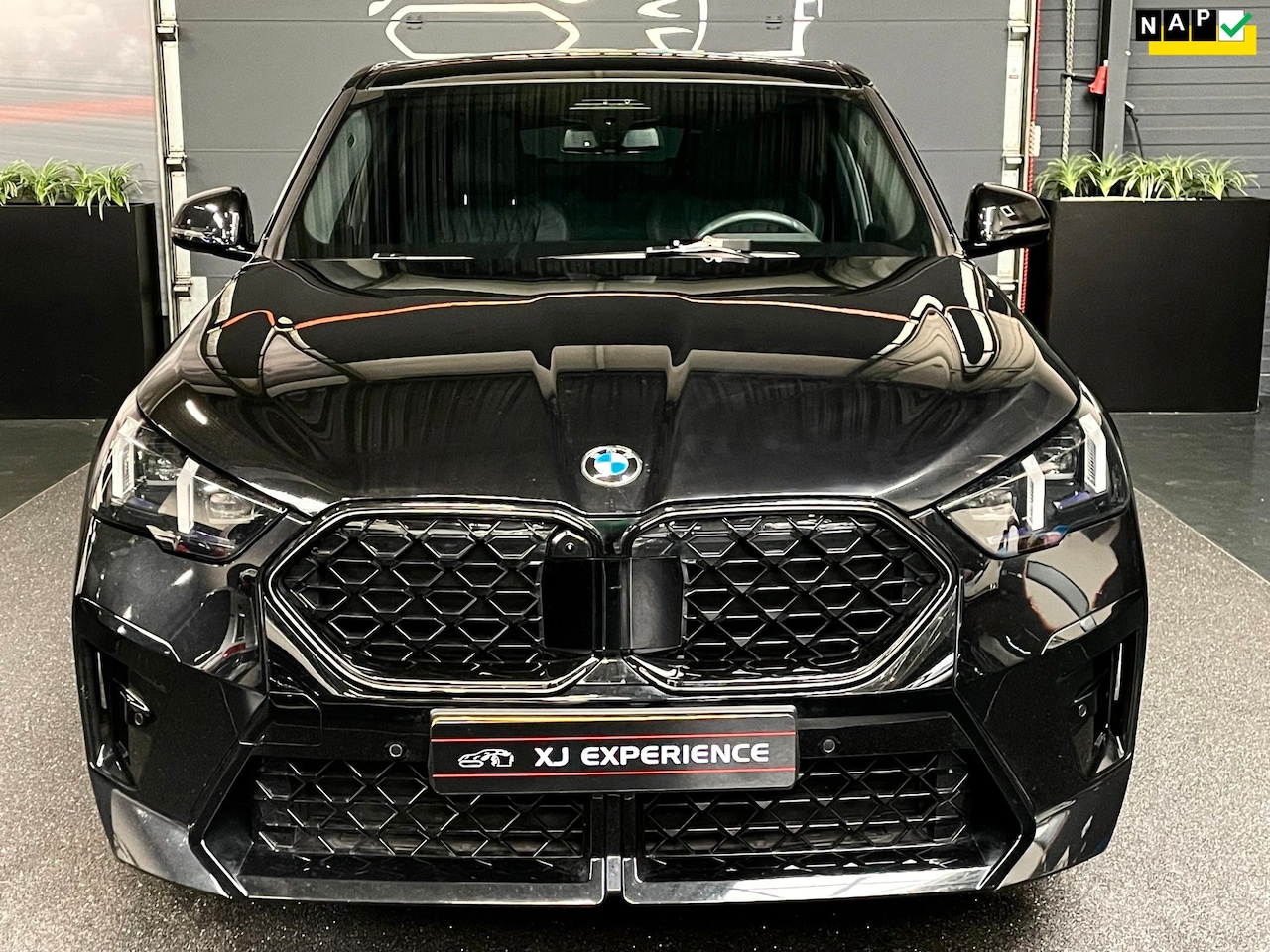 BMW X2 - SDrive20i M-Sport Launch Edition NAP MASSAGE PANO GARANTIE EL.TREKHAAK - AutoWereld.nl