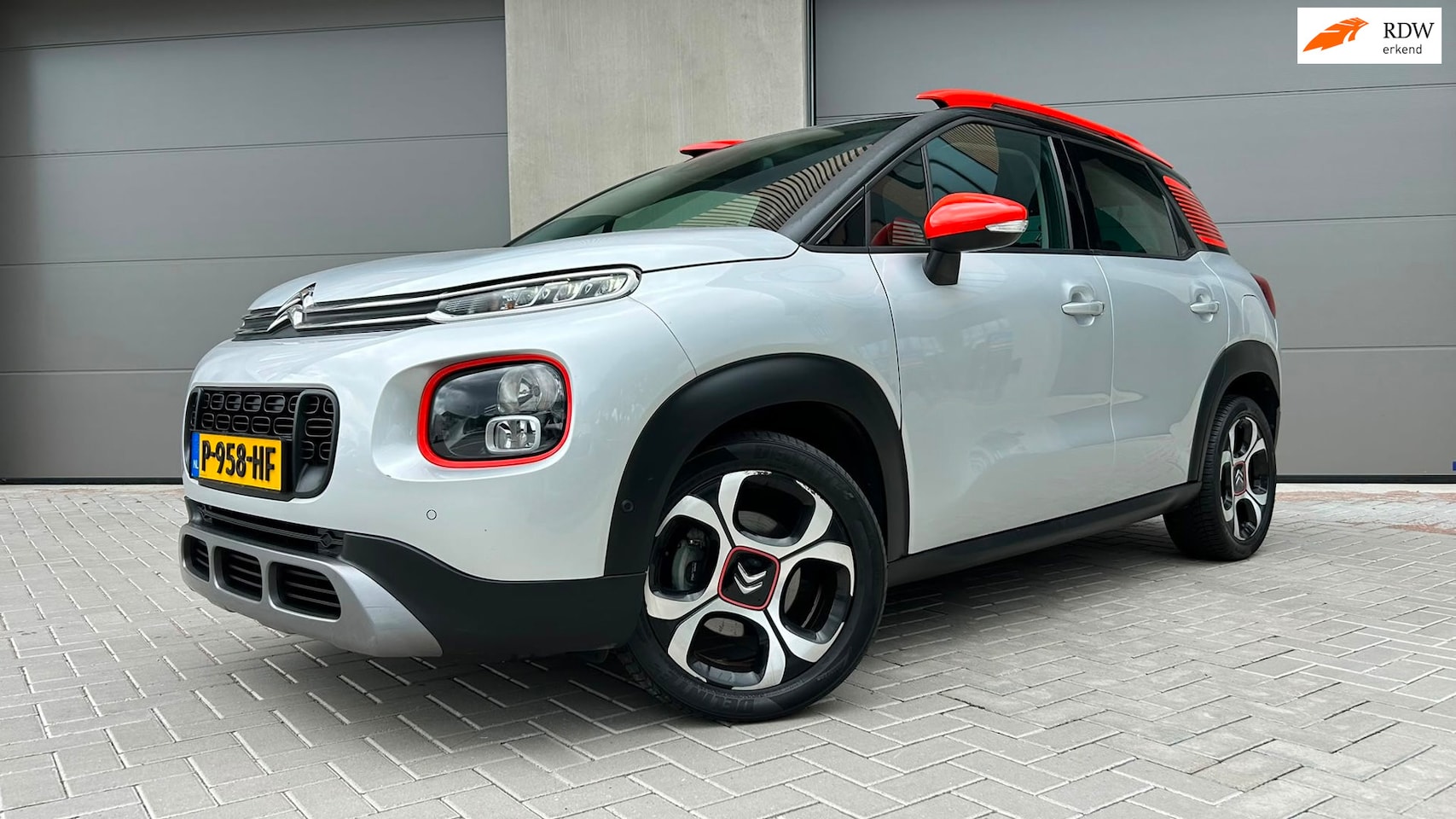 Citroën C3 Aircross - 1.2 PureTech S&S Shine 1.2 PureTech S&S Shine, Navi, Camera, DuoTone - AutoWereld.nl