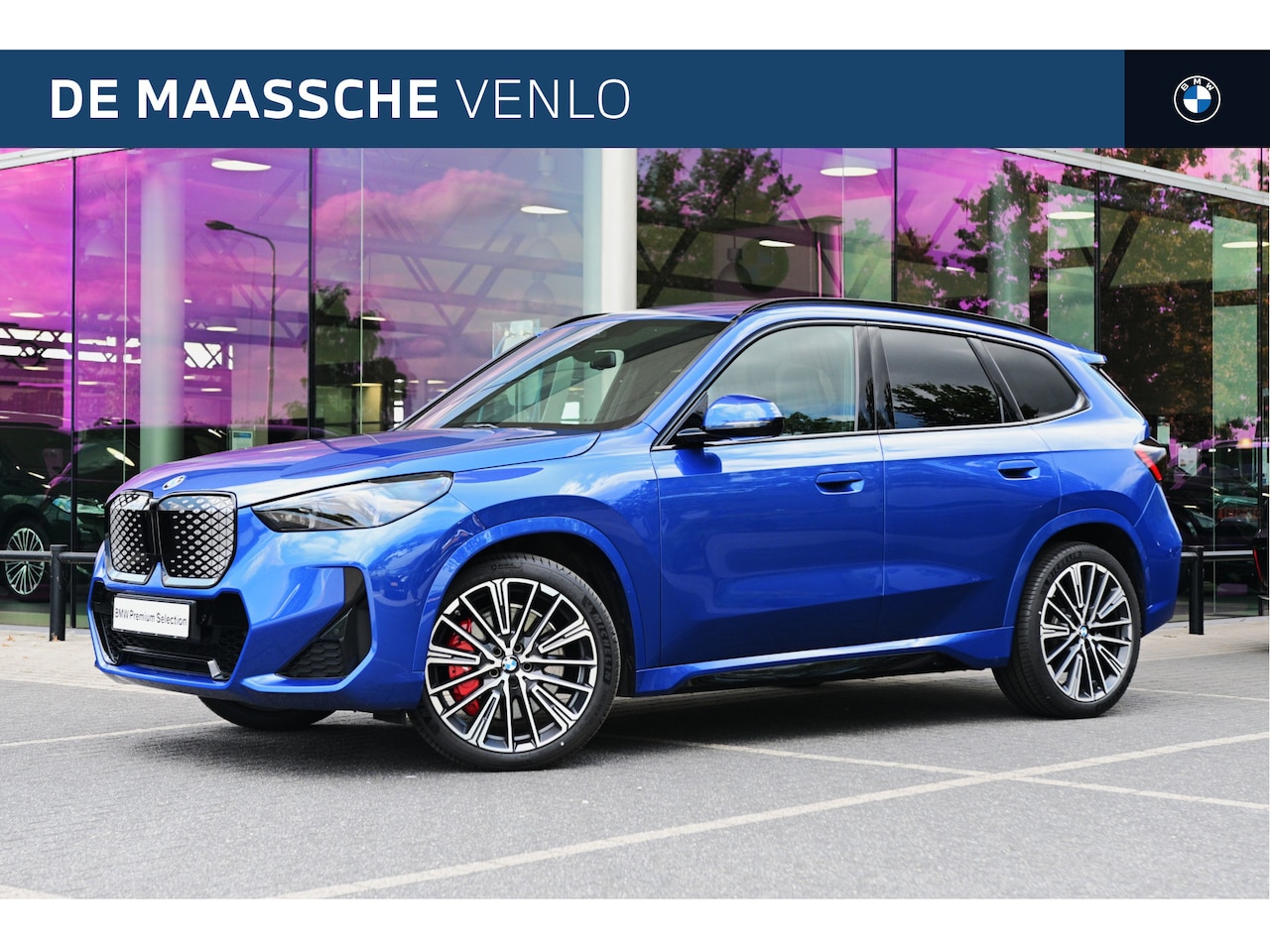 BMW iX1 - eDrive20 M Sport / Panoramadak / Sportstoelen / Comfort Access / Achteruitrijcamera / Stoe - AutoWereld.nl