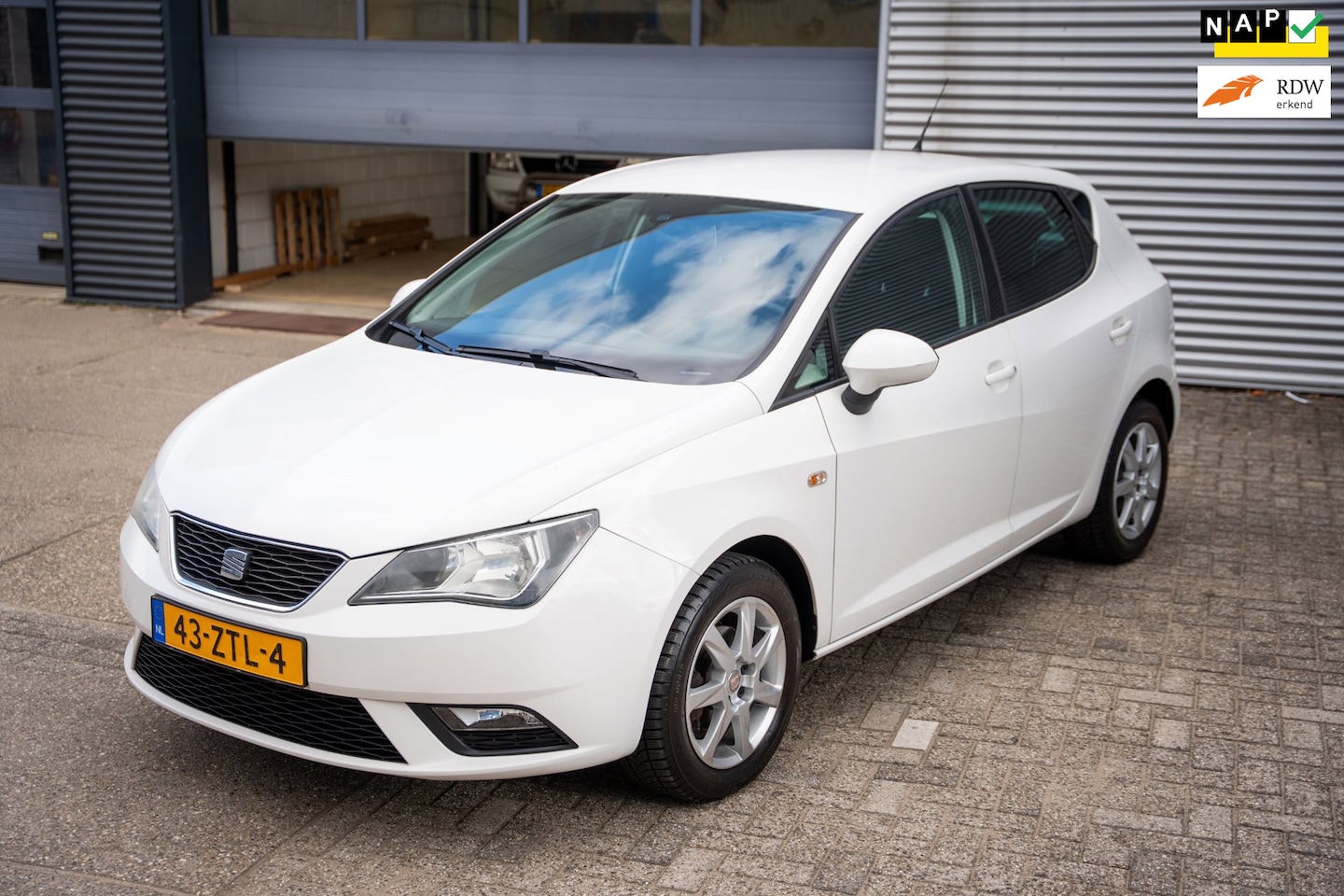 SEAT Ibiza - 1.2 TSI Style 1.2 TSI Style - AutoWereld.nl