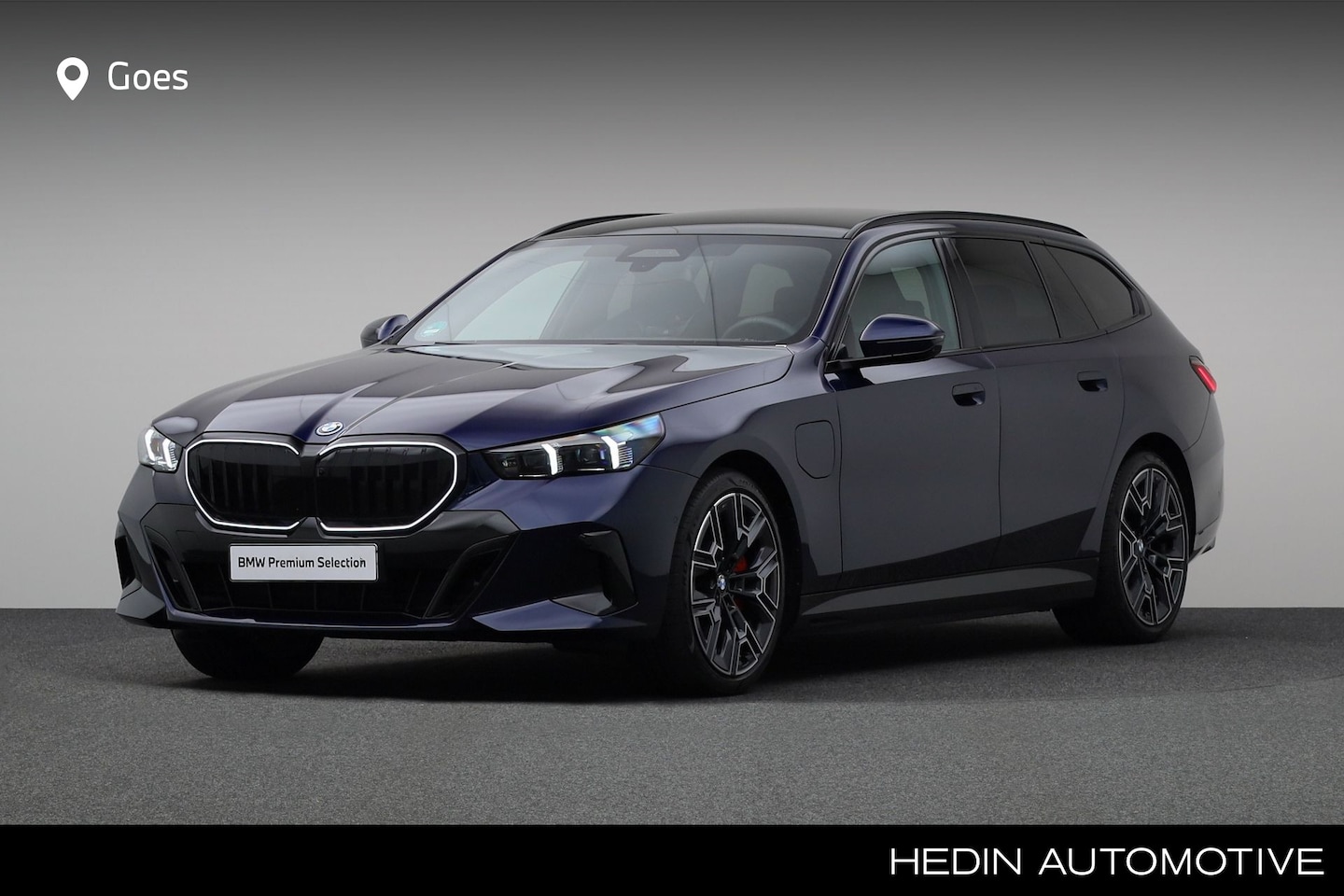 BMW 5-serie Touring - 550e xDrive | Stuurwielrand verwarmd | Adaptief onderstel professional | Trekhaak met elek - AutoWereld.nl