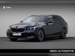 BMW 5-serie Touring - 550e xDrive | Stuurwielrand verwarmd | Adaptief onderstel professional | Trekhaak met elek