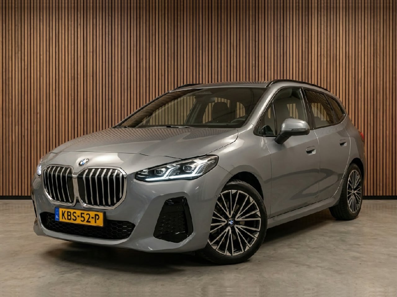 BMW 2-serie Active Tourer - 218i M- sport leer / camera / panoramadak / HD / navigatie / harman kardon - AutoWereld.nl
