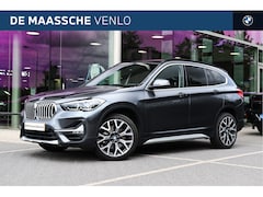 BMW X1 - sDrive20i xLine Automaat / Trekhaak / Sportstoelen / Comfort Access / Achteruitrijcamera /