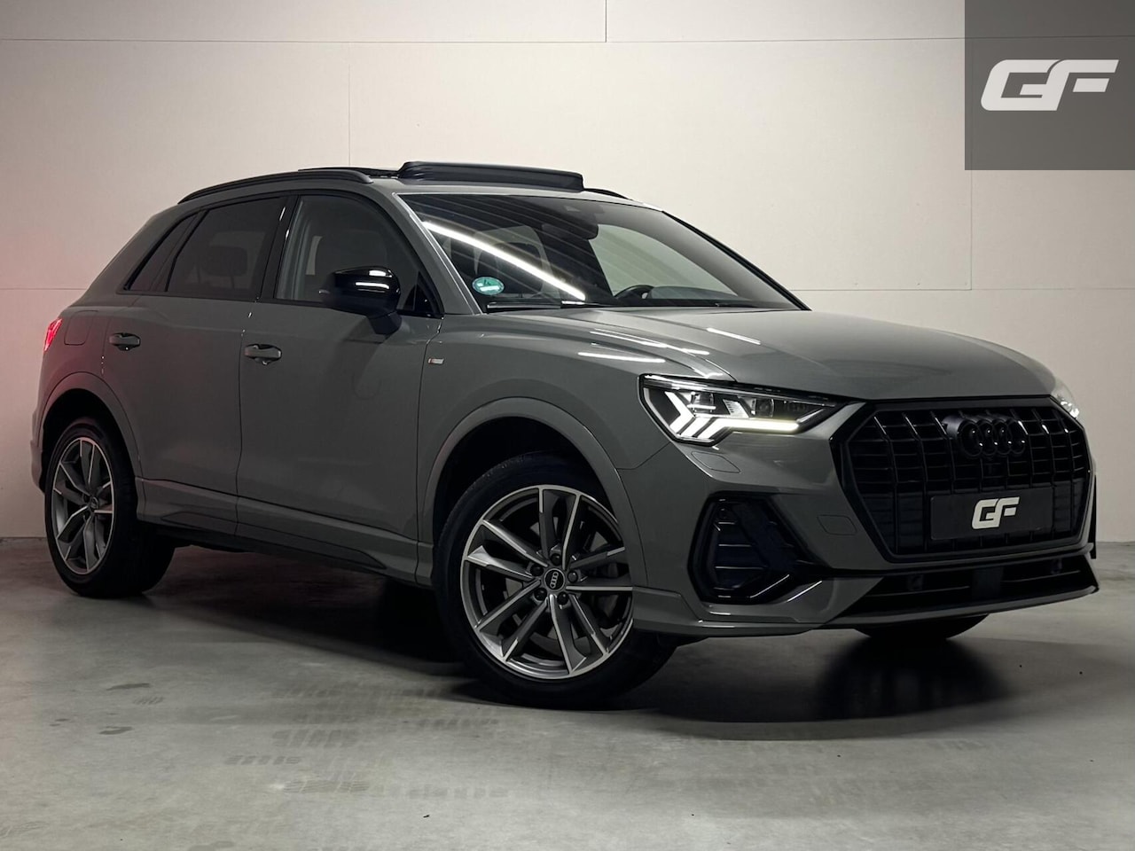 Audi Q3 - 45 TFSIe S-Line Black Edition Pano Sonos Virtual Camera Trekh. - AutoWereld.nl