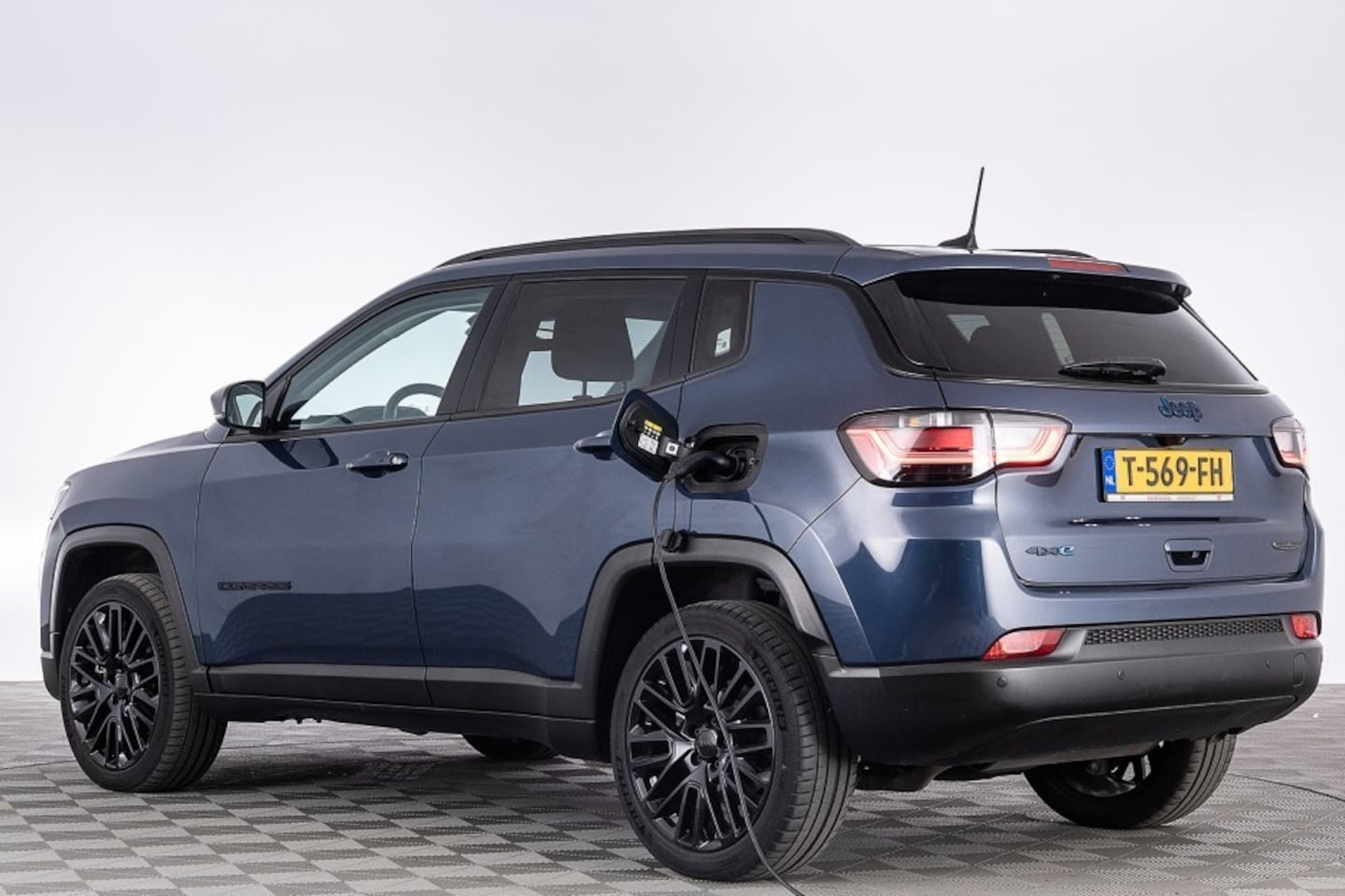 Jeep Compass - 4xe 190 Plug-in Hybrid Electric Night Eagle | CARPLAY | LED | VELGEN - AutoWereld.nl