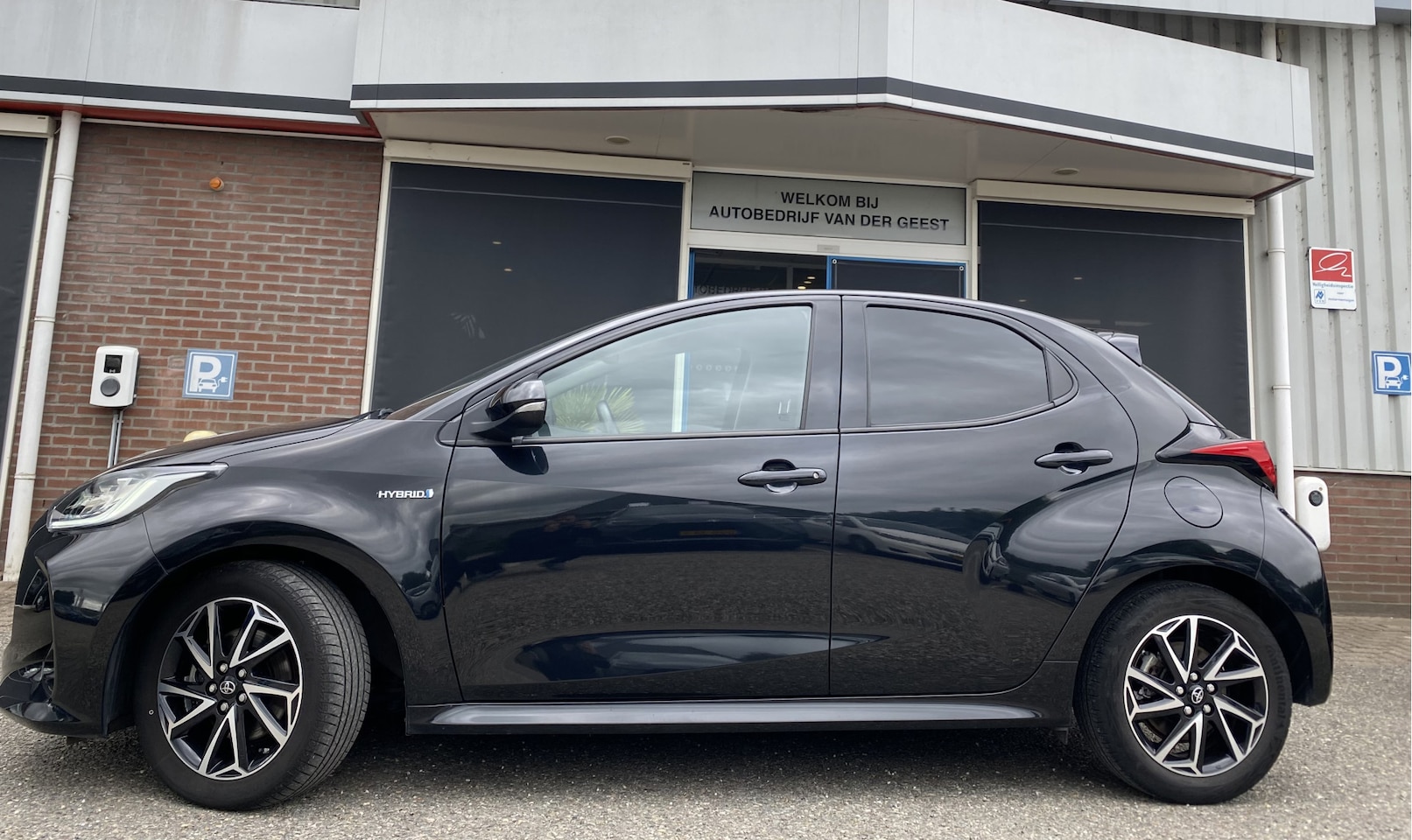 Toyota Yaris - 1.5 Hybrid Style / Apple Carplay & Android / Camera / Clima / Stoelverwarming - AutoWereld.nl