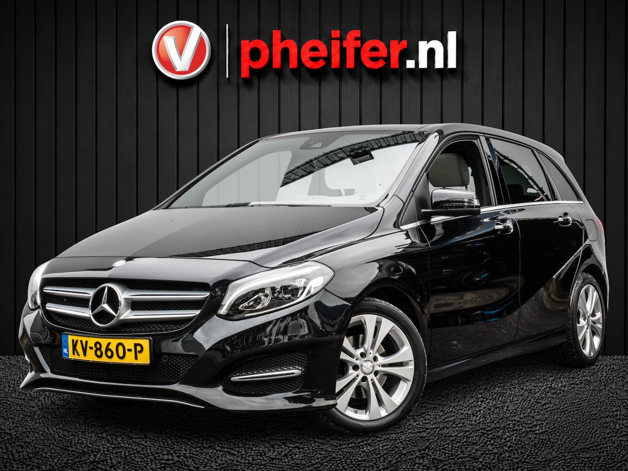 Mercedes-Benz B-klasse - 220 184pk 4Matic Ambition Panoramadak/ Camera/ Blindspot/ Stoelverwarming/ Navigatie/ Sfee - AutoWereld.nl