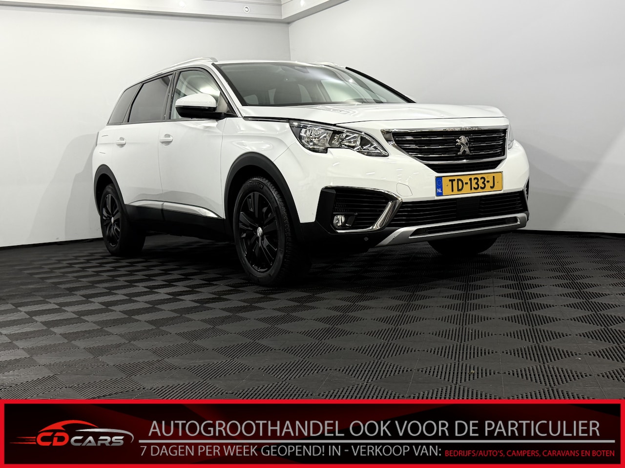 Peugeot 5008 - 1.2 PureTech Allure 7P Camera, Navi, Cruise control, Lichtmetalen velgen, Apple carplay, H - AutoWereld.nl