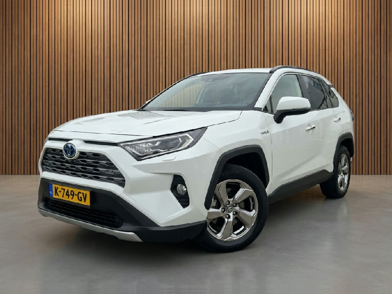 Toyota RAV4 - 2.5 Hybrid AWD Executive / leer / trekhaak / stoelventilatie / car play - AutoWereld.nl