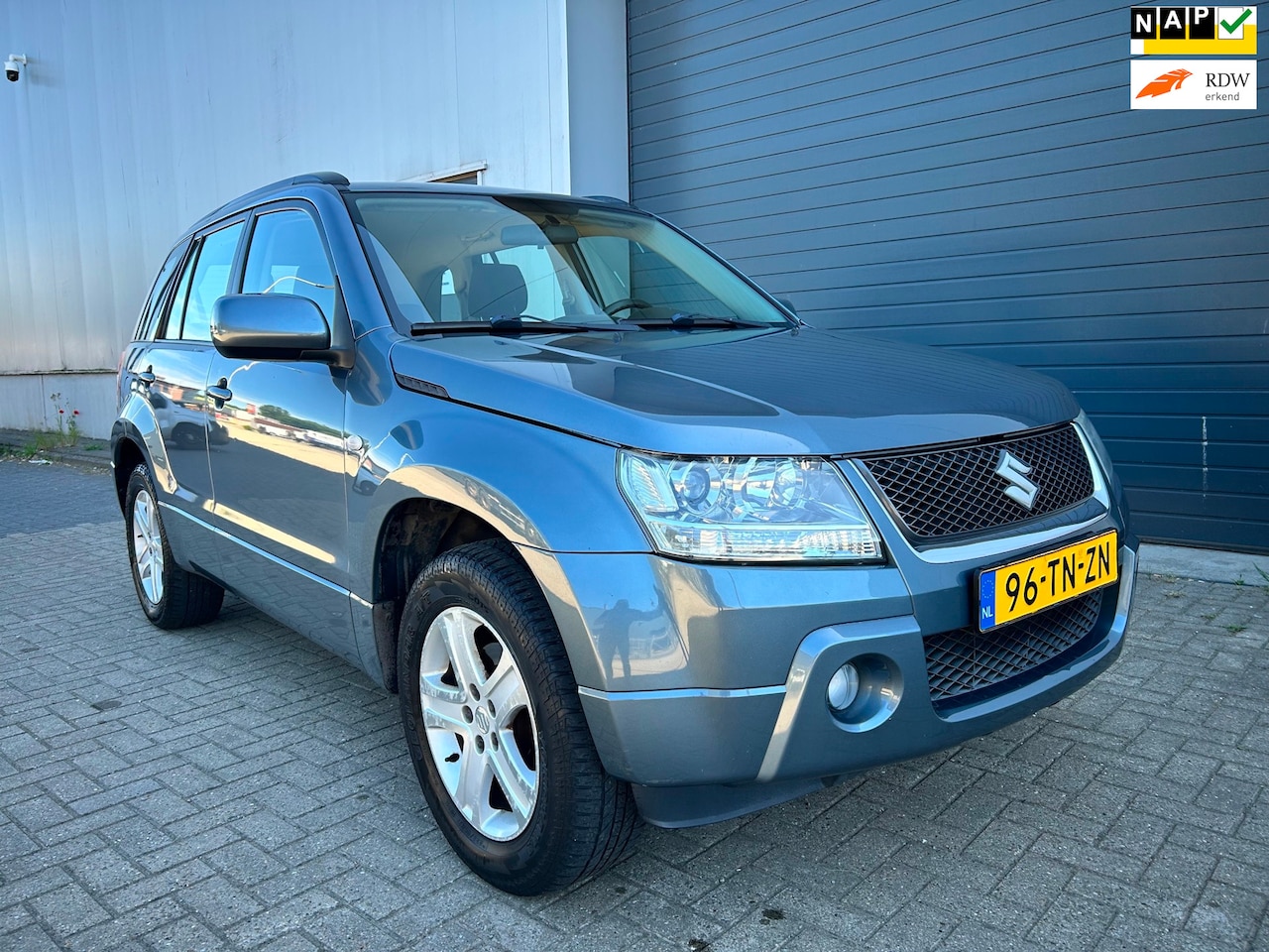 Suzuki Grand Vitara - 2.0i 16V Exclusive AIRCO 5DRS NAP - AutoWereld.nl