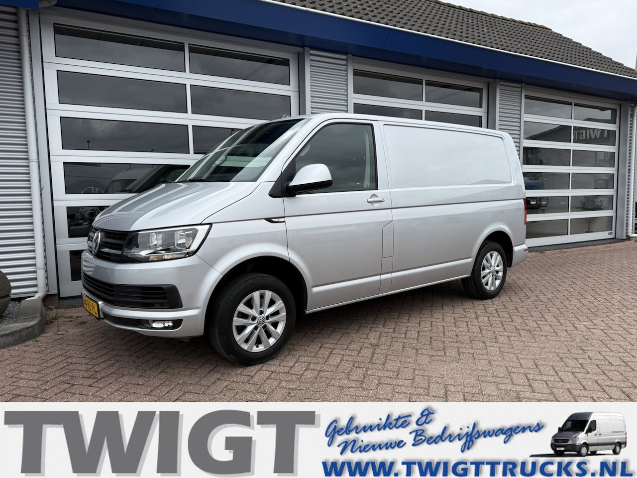 Volkswagen Transporter - 2.0 TDI L1H1/Navi/Airco/Cruise/Euro6 - AutoWereld.nl