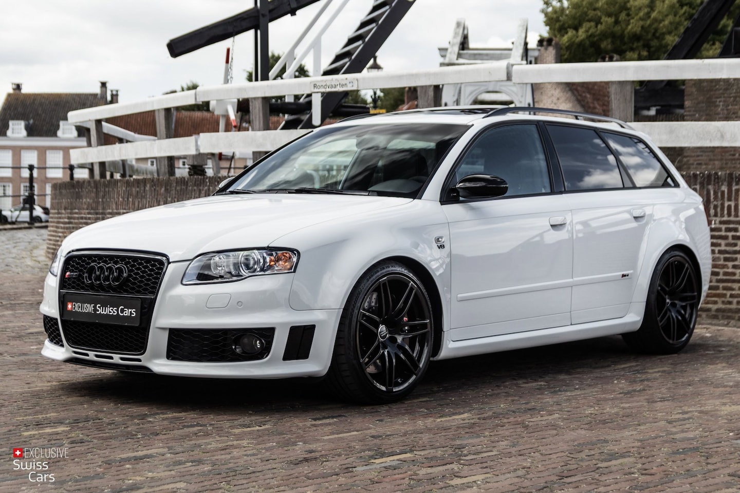 Audi RS4 - 4.2 V8 RS4 Avant|Black ed.|RS spiegels|Zwitsers|RS stuurwiel|Schuifdak| - AutoWereld.nl