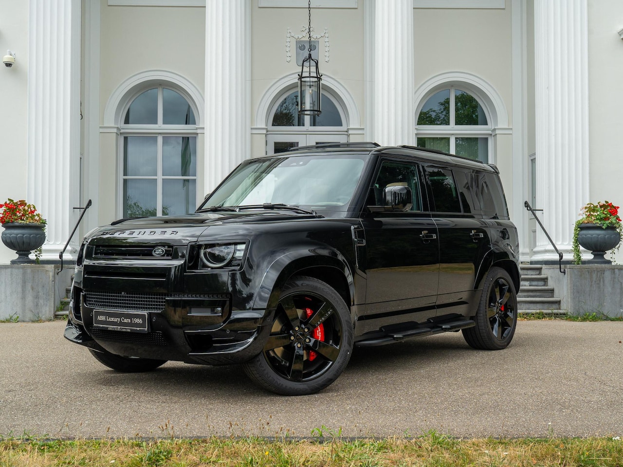 Land Rover Defender 110 - 2.0 P300e 110 X-Dynamic HSE | Urban | Full Options | Clearsight | Pano | Koelbox | Head-up - AutoWereld.nl