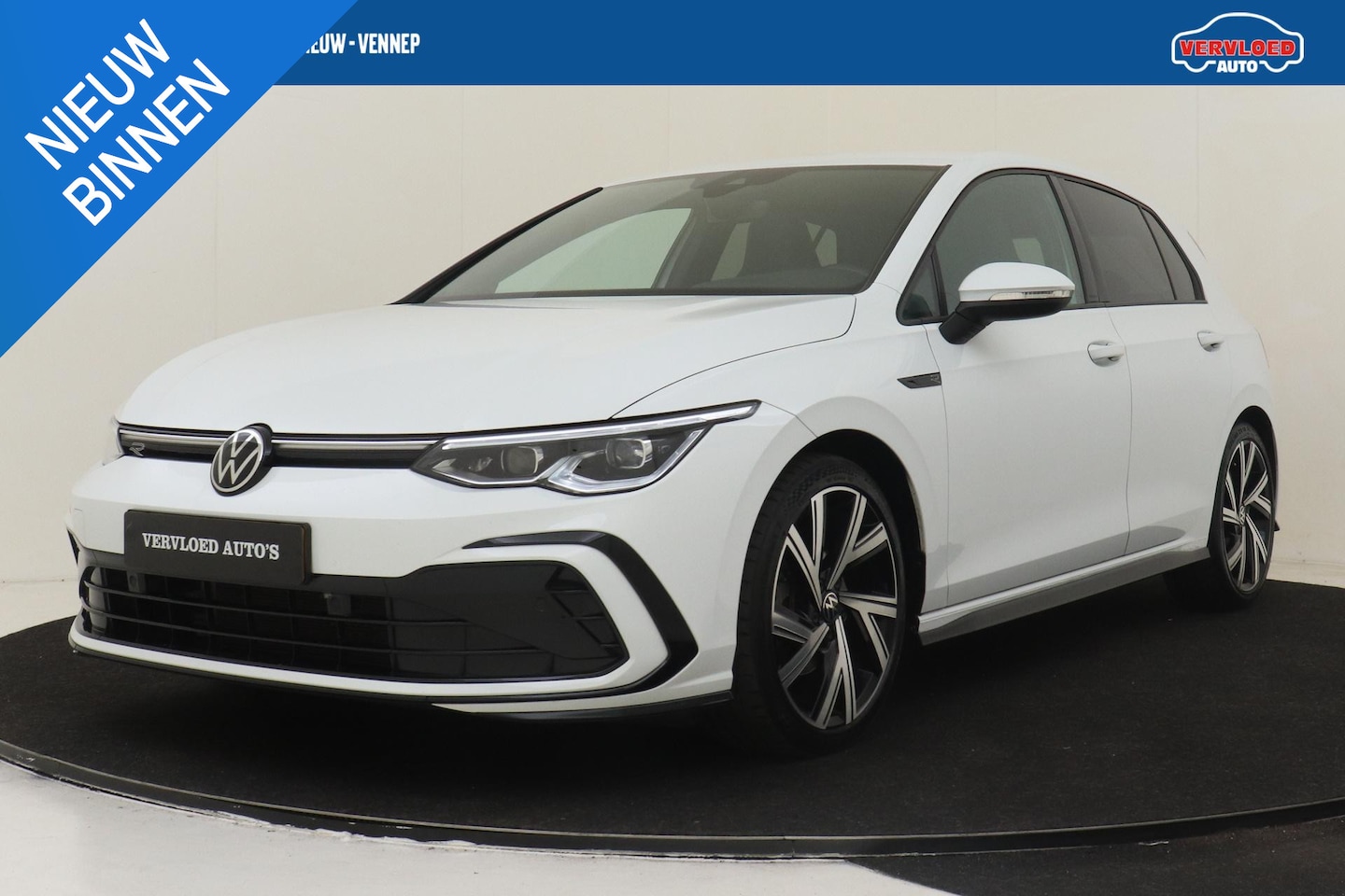 Volkswagen Golf - 1.5 eTSI R-LINE -MATRIX.LED|STOEL/STUURVERW.|CARPLAY|PRIVACY.GLAS|SPORTSTOELEN|18"BERGAMO - AutoWereld.nl