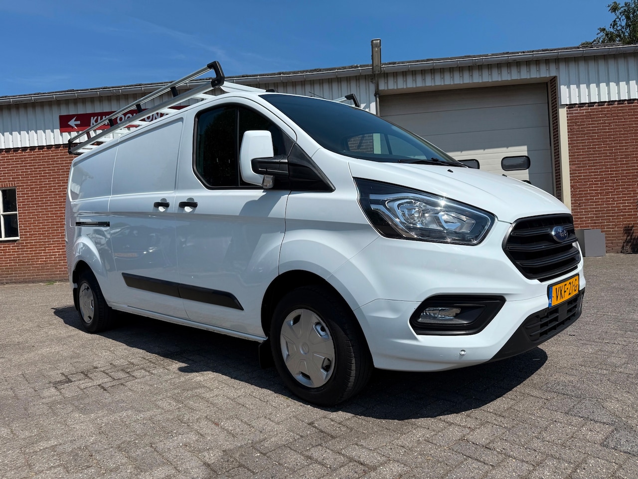 Ford Transit Custom - 300 2.0 TDCI L2H1 Trend euro 6 130PK 3 zits CarPlay Navi - AutoWereld.nl