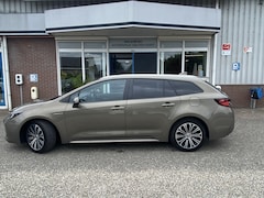 Toyota Corolla Touring Sports - 1.8 Hybrid Business Plus / Achteruitrij Camera / Stoelverwarming