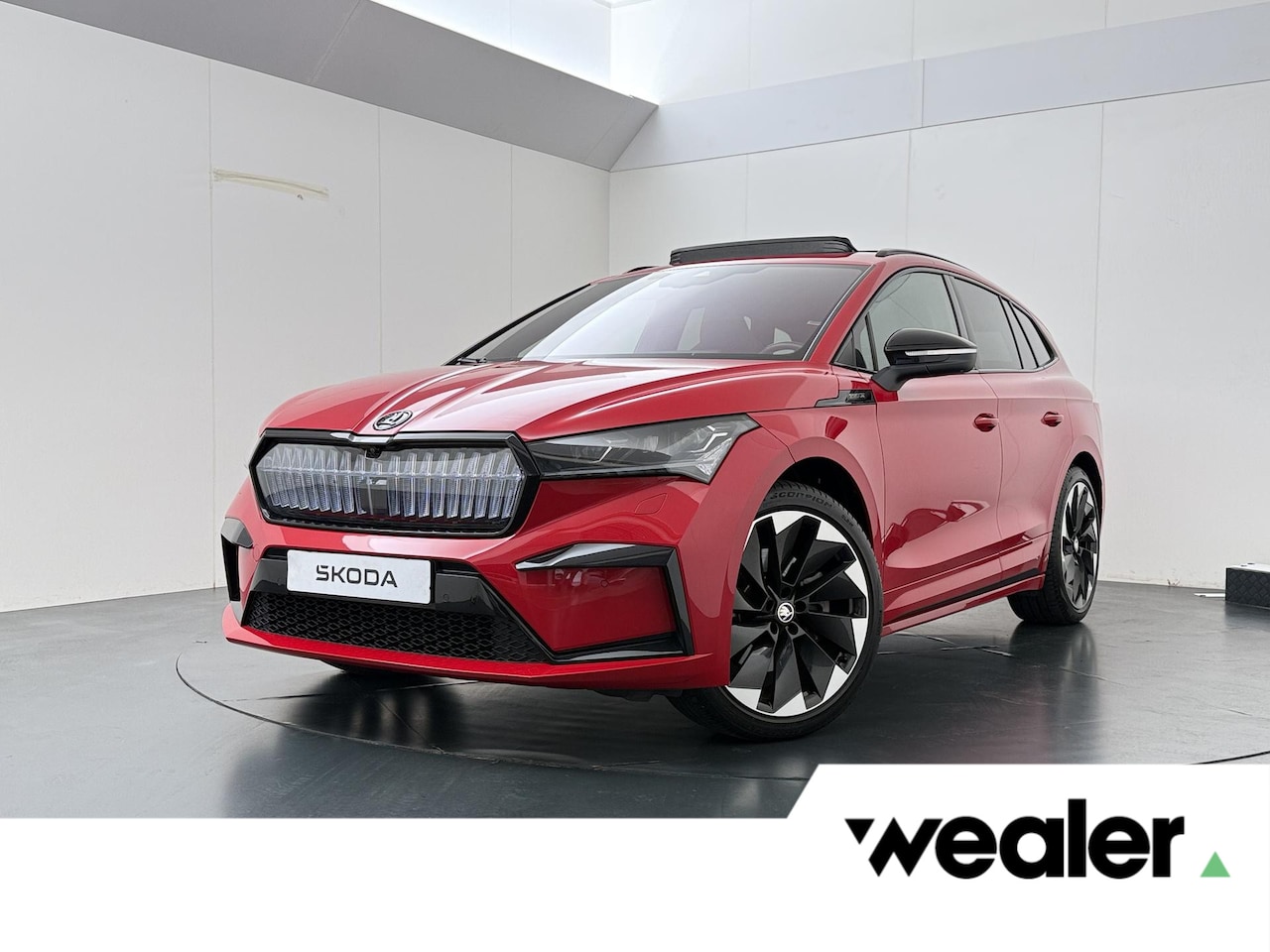 Skoda Enyaq iV - 80 Sportline | 204 PK | SoH 92% | Adaptive Cruise Control | Panoramadak | 360 graden camer - AutoWereld.nl