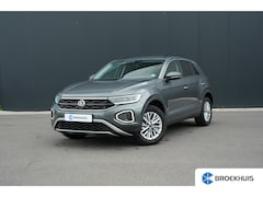 Volkswagen T-Roc - 1.0 TSI 110pk Life | Trekhaak | Camera | Adaptive Cruise | Carplay | Keyless Entry & Start