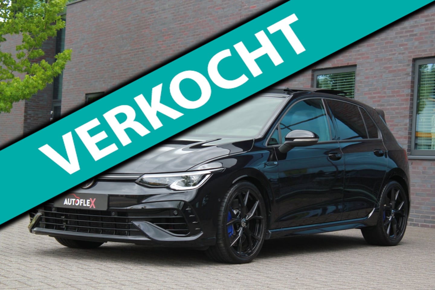 Volkswagen Golf - 2.0 TSI R 4Motion Akrapovic*Drift*Pano*Leer/ACC - AutoWereld.nl