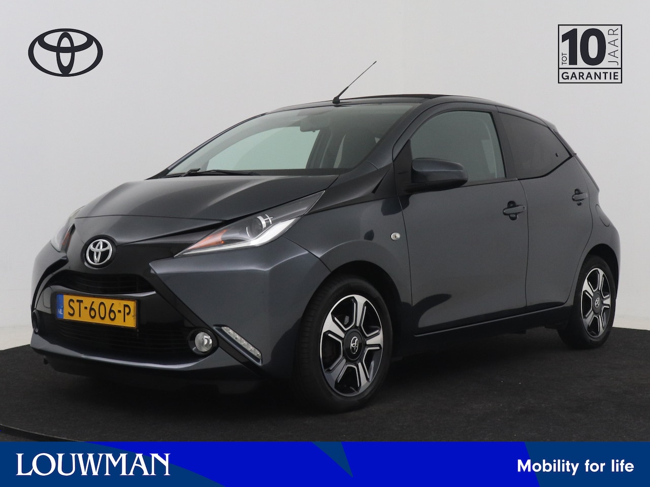Toyota Aygo - 1.0 VVT-i x-pose | Cabrio dak | Climate Control | Half lederen bekleding | Achteruitrijcam - AutoWereld.nl