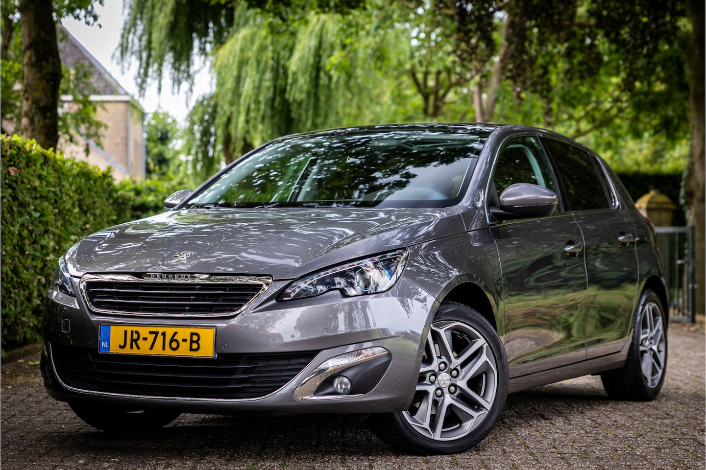 Peugeot 308 - 1.2 PureTech Allure Panorama Camera Keyless Trekhaak - AutoWereld.nl