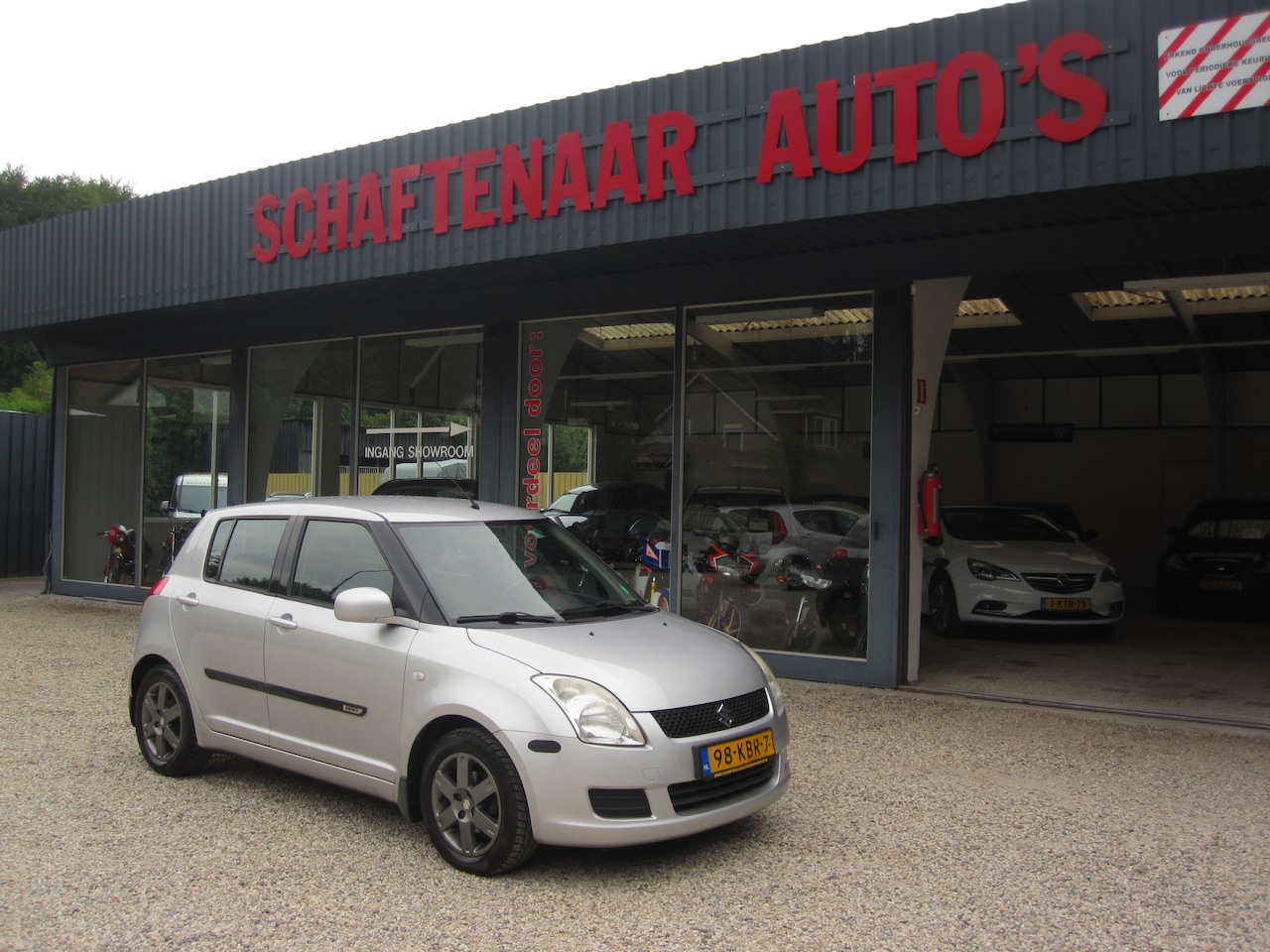 Suzuki Swift - 1.3 Comfort met trekhaak apk 27-07-2027 - AutoWereld.nl