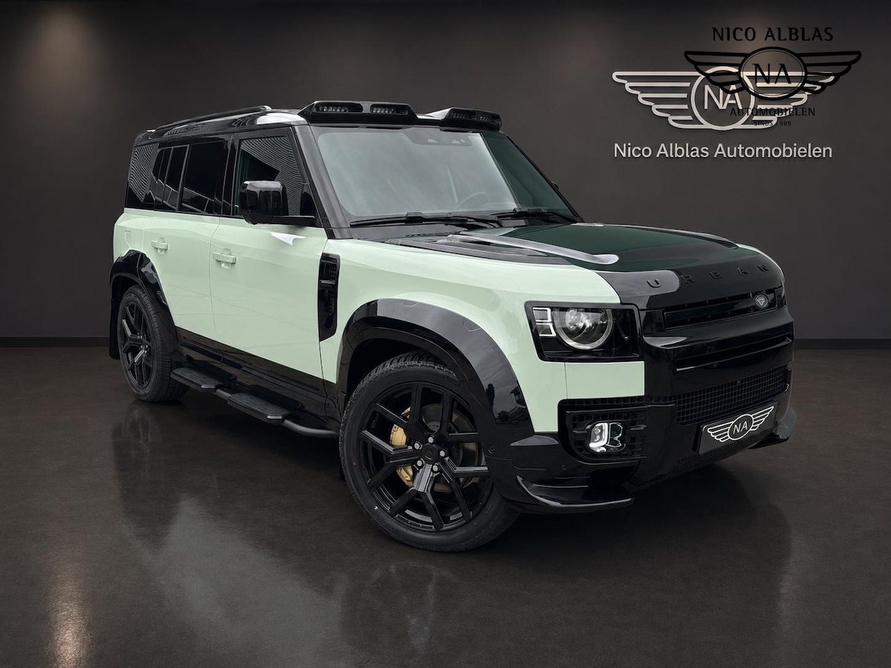 Land Rover Defender 110 - 2.0 P400e 110 75th Anniversary Limited Edition 1 of 1000 World Wide - AutoWereld.nl