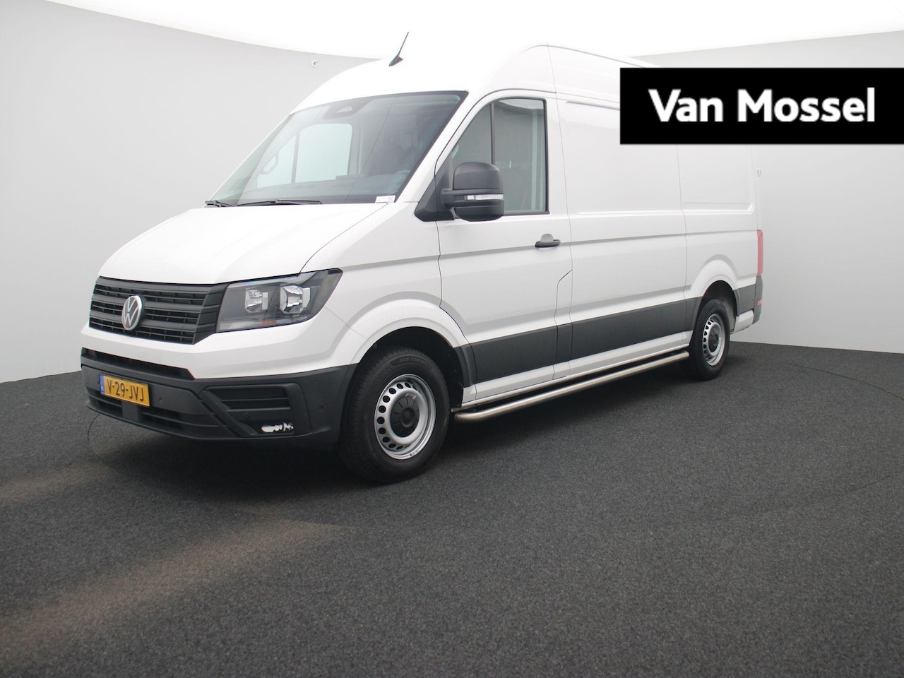 Volkswagen Crafter - 2.0 TDI L3H3 Highline 140PK | Automaat | Trekhaak | Navigatie | Cruise Control | Multifunc - AutoWereld.nl