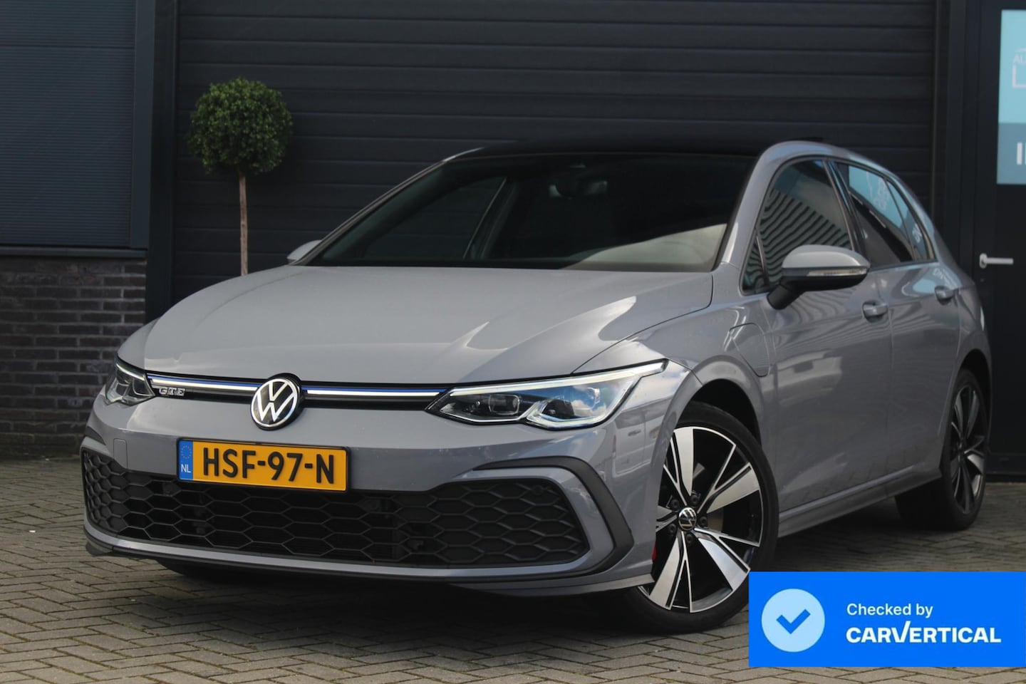 Volkswagen Golf - 1.4 eHybrid GTE | Pano | IQ Light | ACC - AutoWereld.nl