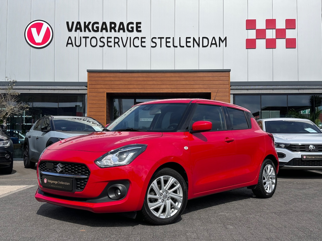 Suzuki Swift - 1.2 Select Smart Hybrid|Autom|Camera|Stoelverw|Carplay|Blind Spot|Adapt Cruise - AutoWereld.nl
