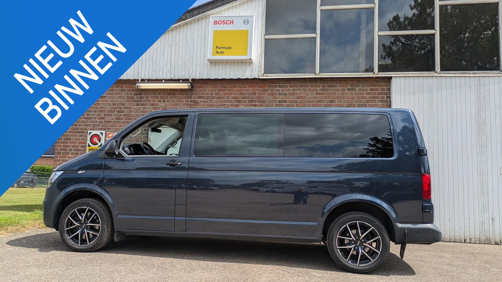 Volkswagen Transporter - 2.0 TDI L2H1 DC - Aut. - Camera - - AutoWereld.nl