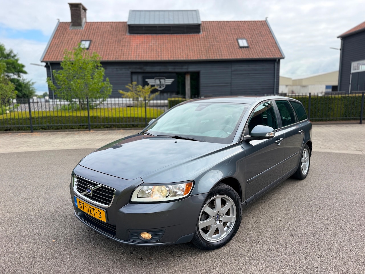Volvo V50 - 1.6D S/S Sport Airco/Ecc Leer Navigatie Xenon Lm Velgen - AutoWereld.nl