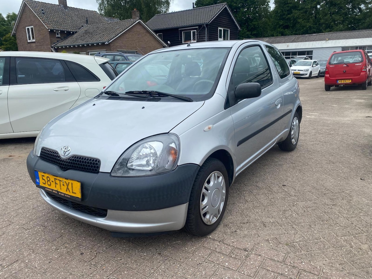Toyota Yaris - 1.0-16V VVT-i Terra - Afneembare trekhaak - AutoWereld.nl