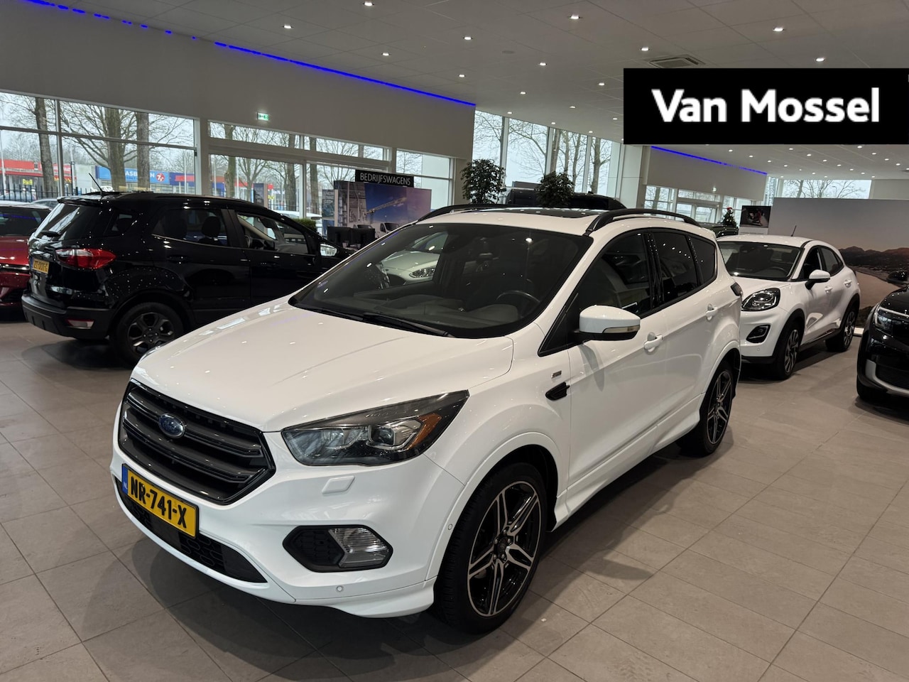 Ford Kuga - 1.5 EcoBoost ST Line Panoramadak Trekhaak Camera Stoelverwarming Xenon - AutoWereld.nl