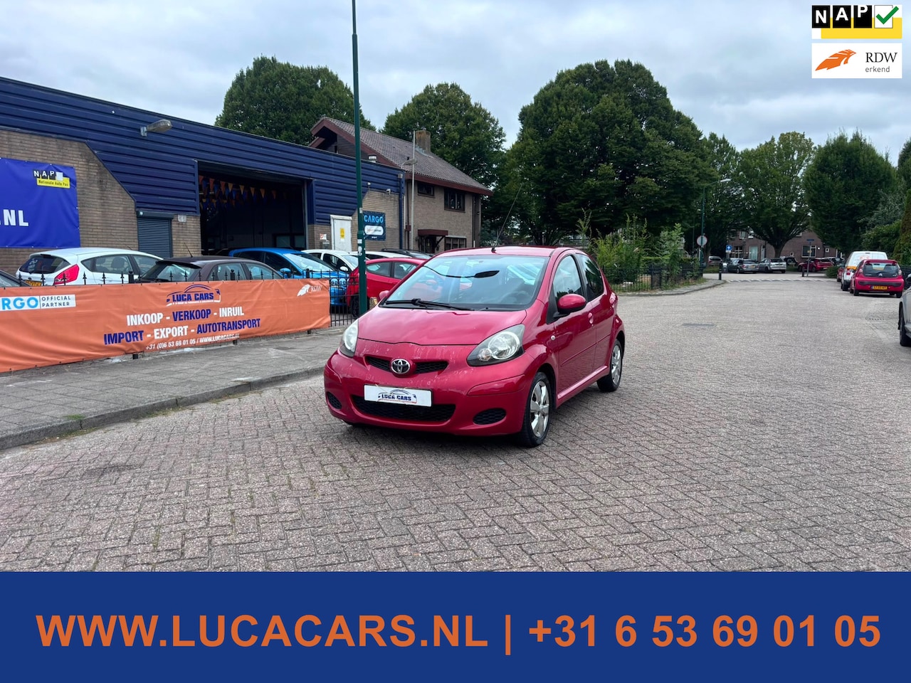 Toyota Aygo - 1.0-12V Aspiration Red Airco NIEUWE APK! - AutoWereld.nl