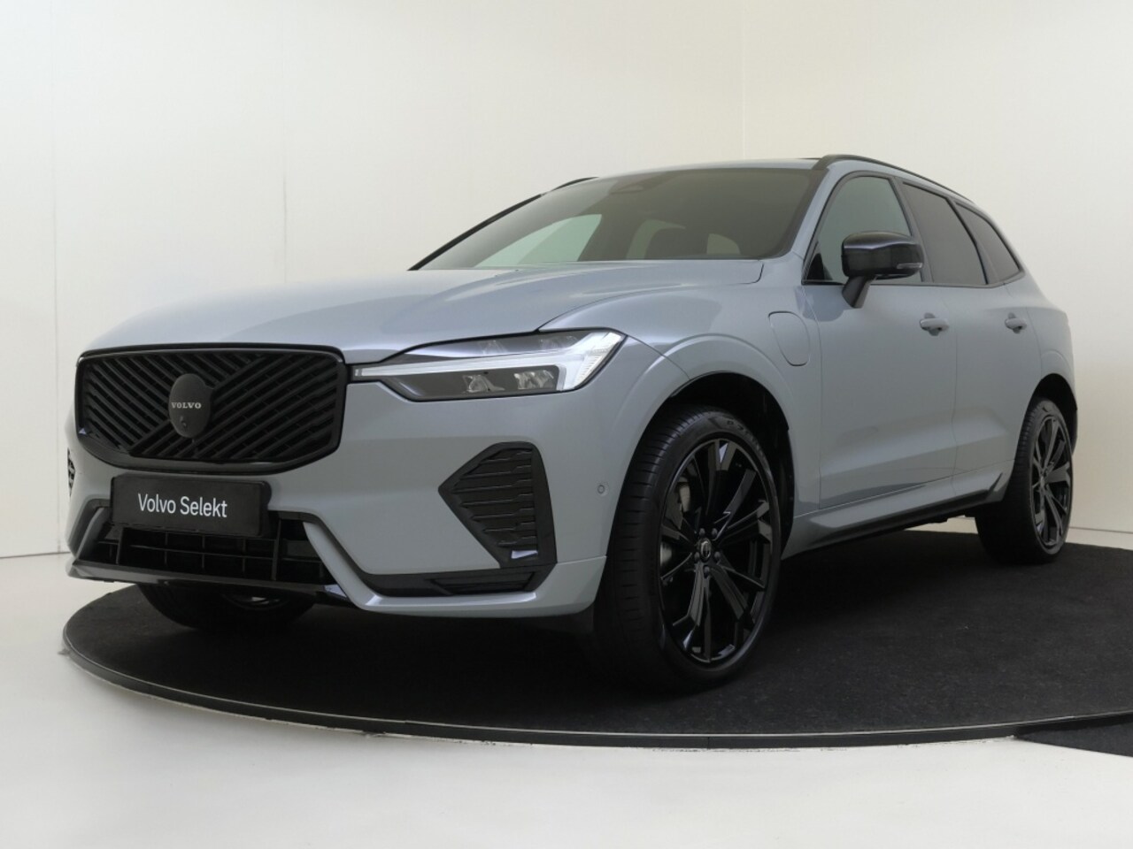Volvo XC60 - T8 AWD Plus Black Edition | Panoramadak | 360° Camera | HUD | - AutoWereld.nl