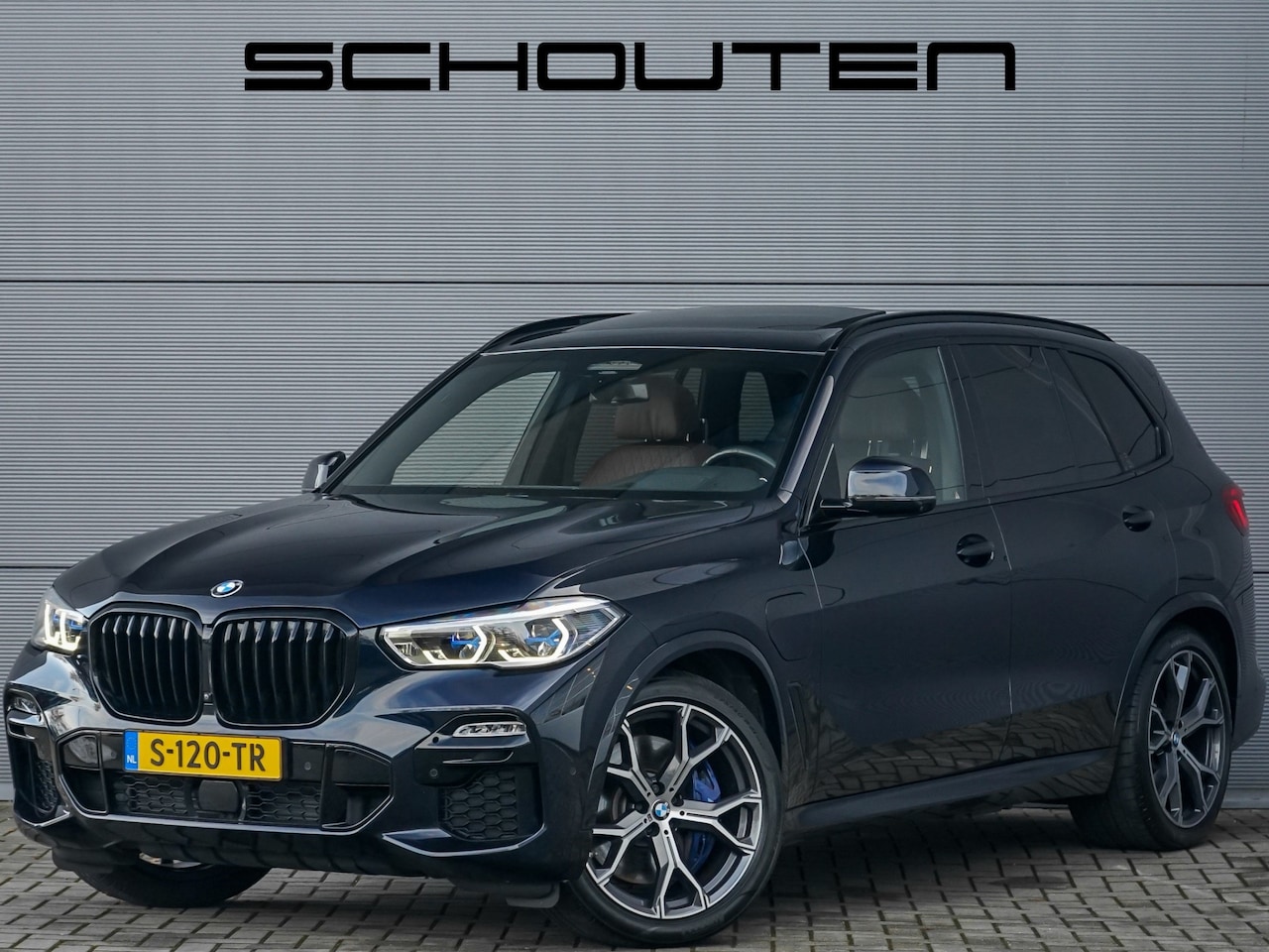 BMW X5 - xDrive45e High Executive M-Sport Laser Pano H/K 360° Luchtv 21" - AutoWereld.nl