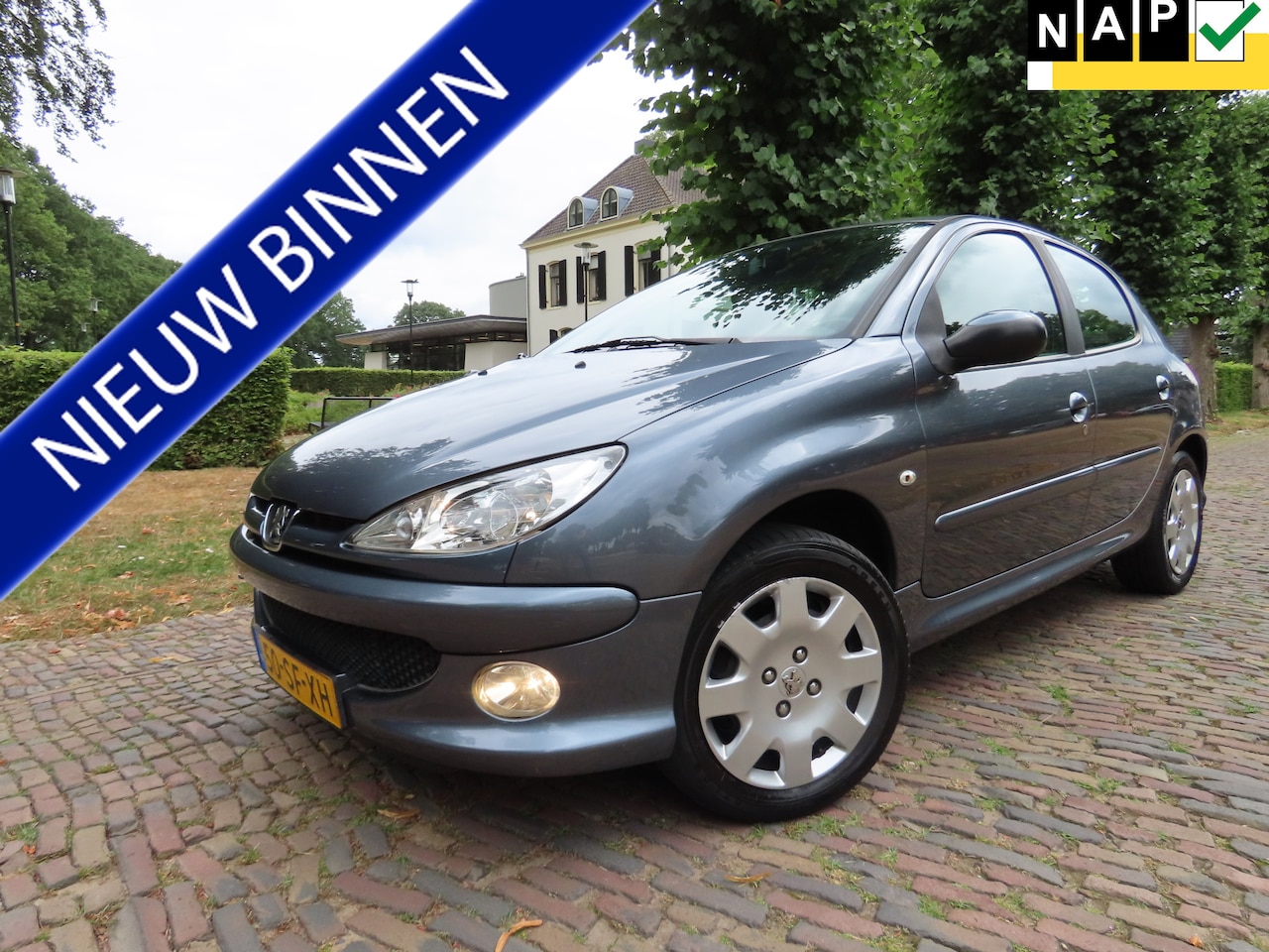 Peugeot 206 - 1.6-16V Air-line 3 Airco Pdc 5 Drs Carplay Ellec Pakket Trekhaak - AutoWereld.nl