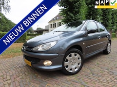 Peugeot 206 - 1.6-16V Air-line 3 Airco Pdc 5 Drs Carplay Ellec Pakket Trekhaak
