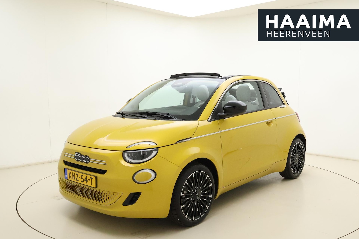Fiat 500 - 1.0 Hybrid La Prima Cabrio | DEMO | Navigatie | JBL Audio | Achteruitrijcamera | Climate c - AutoWereld.nl