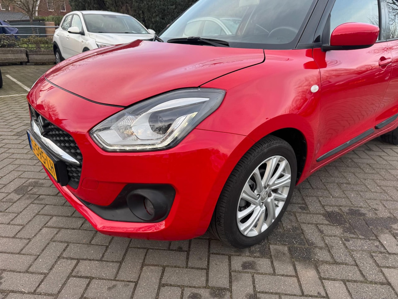 Suzuki Swift - 1.2 Select Smart Hybrid. Wij zijn altijd de goedkoopste met de beste Vakgarage BOVAG servi - AutoWereld.nl