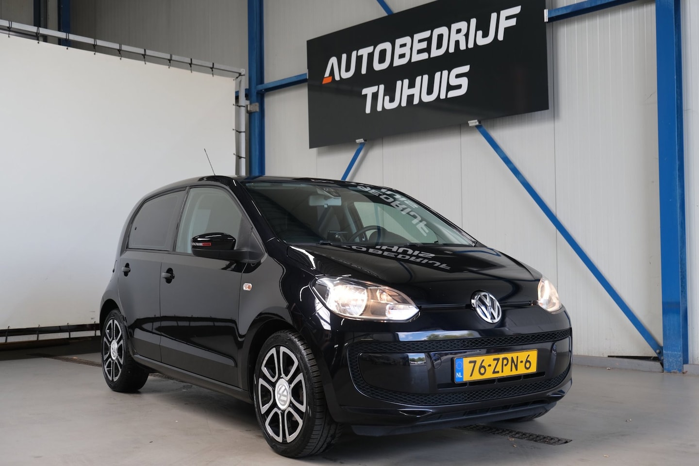 Volkswagen Up! - 1.0 move up! BlueMotion - N.A.P. Airco, Navi. - AutoWereld.nl