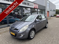 Hyundai i20 - 1.4i DynamicVersion AUTOMAAT-AIRCO-5DRS